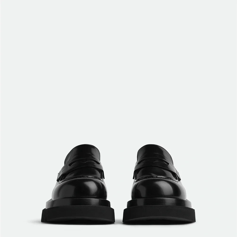 Bottega Veneta Glossy Black Loafers - Picture 5 of 11